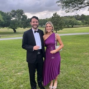 Chic but Classic Summer wedding guest dress!